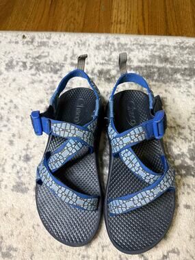 Kids Chaco z-strap Sandals size 3